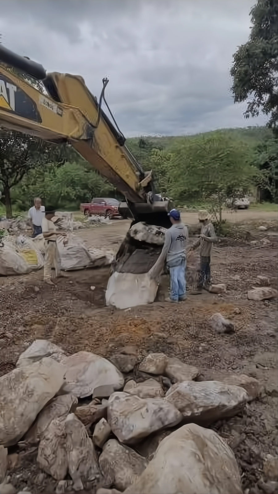Extraction and loading at the working face
